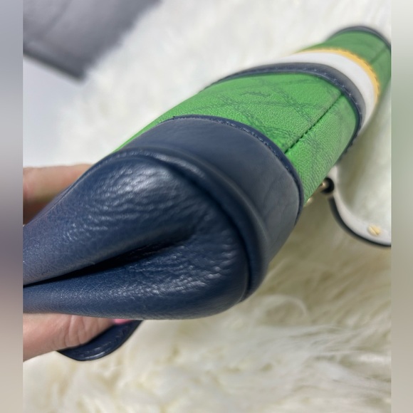 L.A.M.B. ✨SAMPLE✨Designer Ombré Clutch - Picture 6 of 9